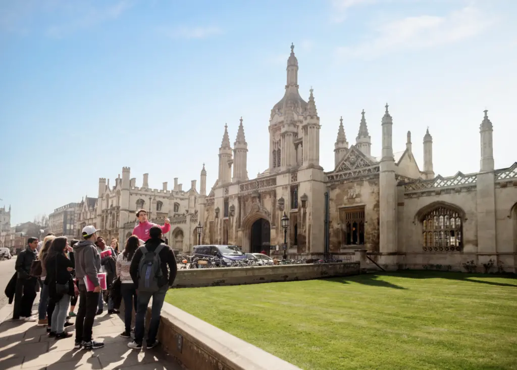 La Differenza tra KET, PET e First Certificate - Guida alle Certificazioni Cambridge - International School Sardinia